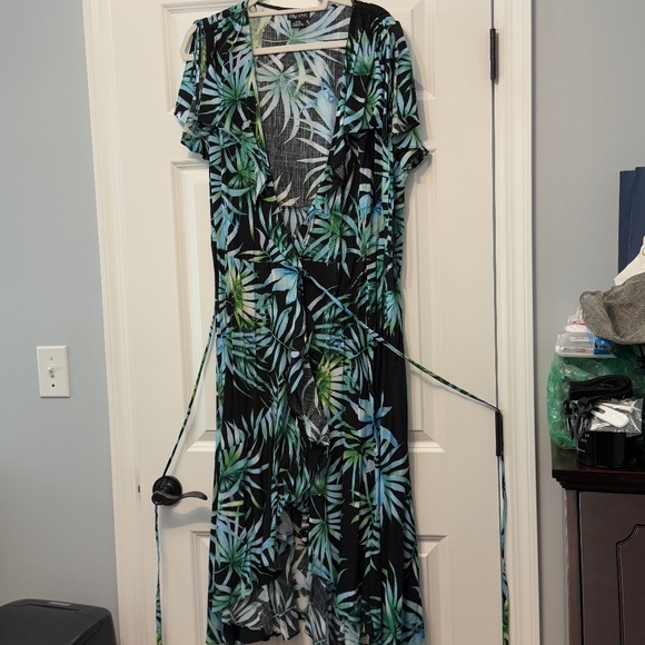 City Chic Amari Maxi Dress - Picture 1 of 11